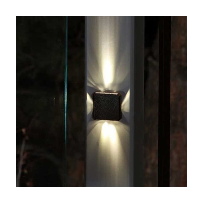 Dekor Elite Bi-Directional Post Light - Installed Closer View