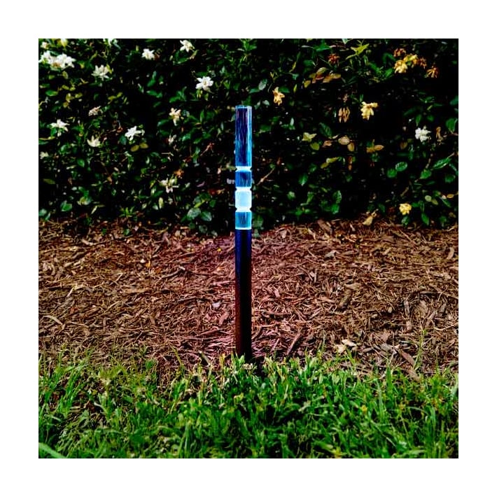 Dekor RGBW Lucentis Pathway Light Lit Blue