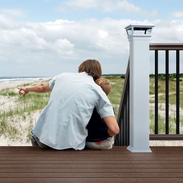Traditional Solar VersaCaps Post Cap Light by Deckorator